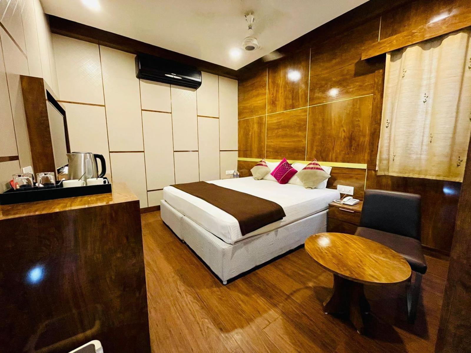 B8 Hotel Ченнаи Экстерьер фото