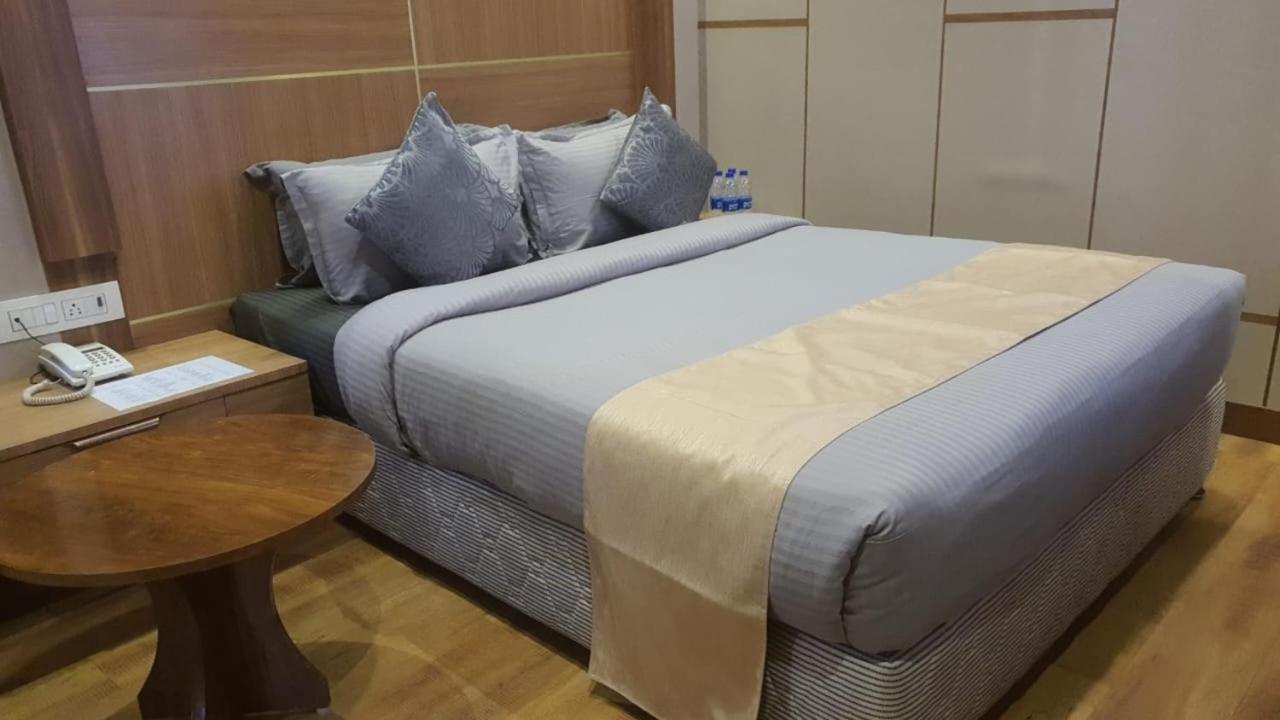 B8 Hotel Ченнаи Экстерьер фото