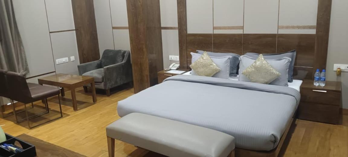 B8 Hotel Ченнаи Экстерьер фото